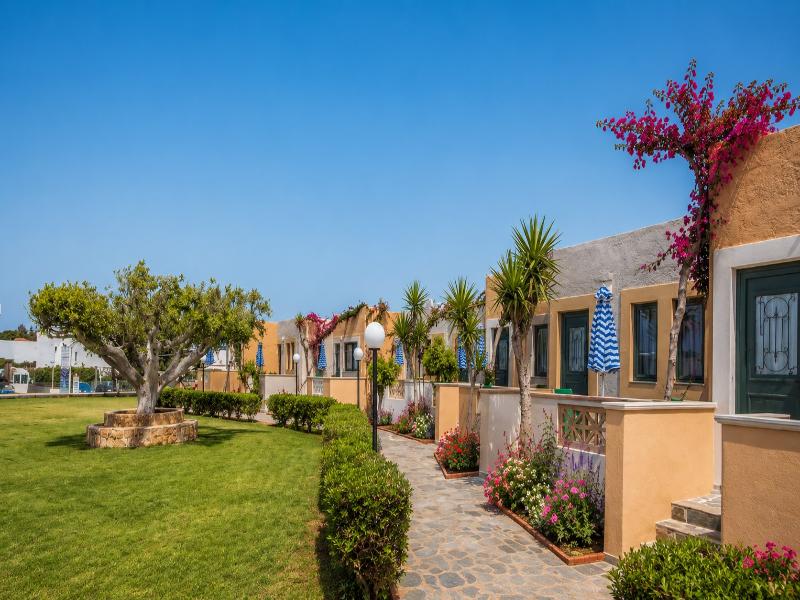 Golden Bay Apartments-Garden Haven image