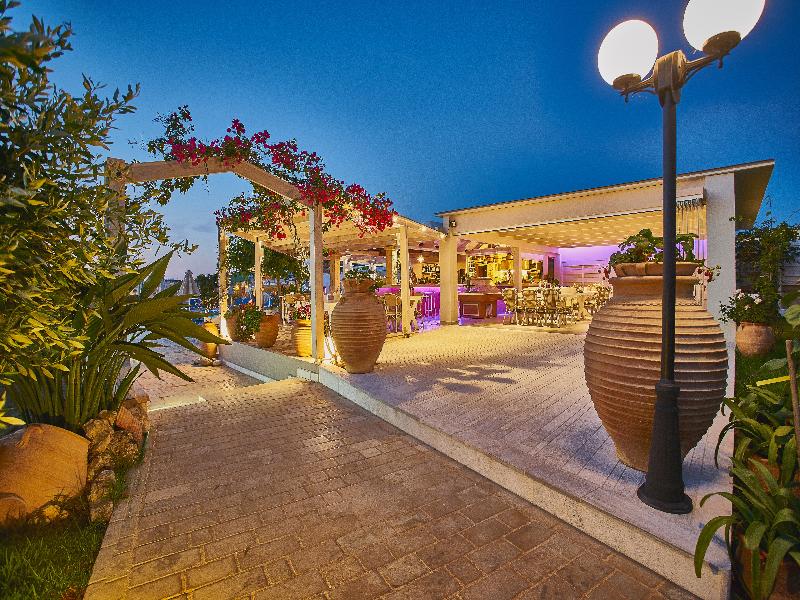 Golden Bay Apartments-Garden Haven image