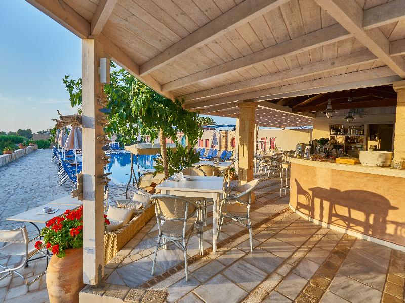 Golden Bay Apartments-Garden Haven image