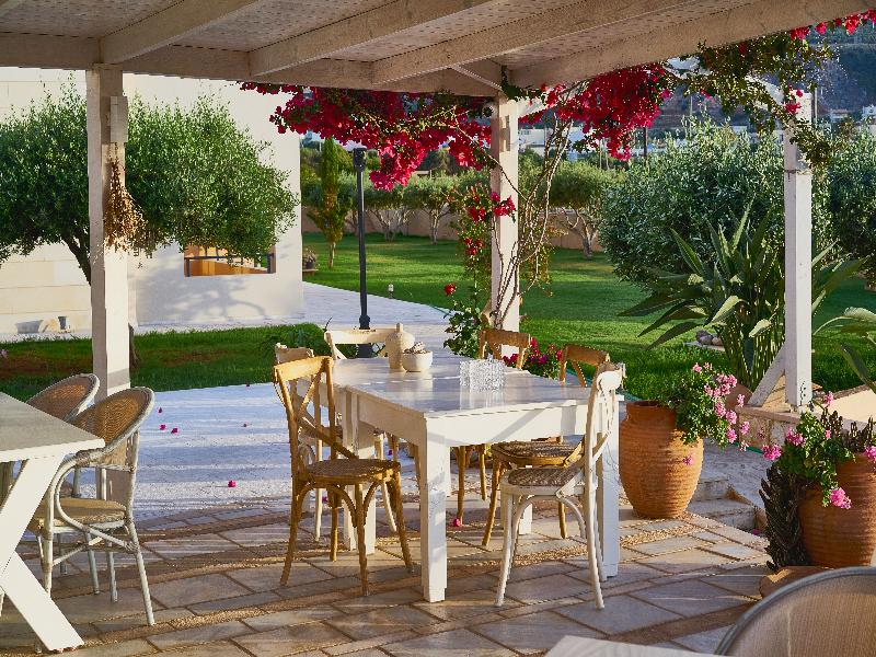 Golden Bay Apartments-Garden Haven image