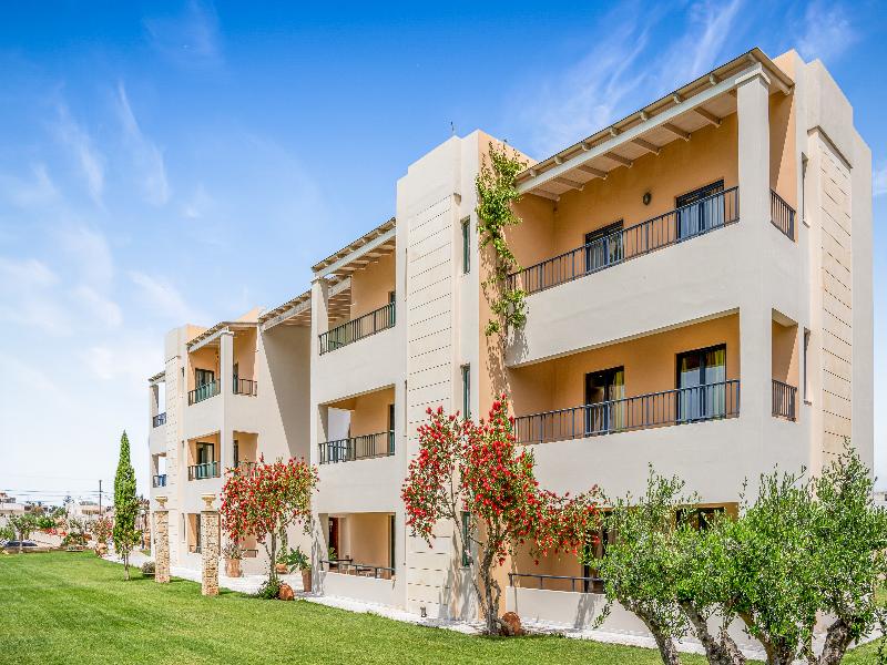 Golden Bay Apartments-Garden Haven image