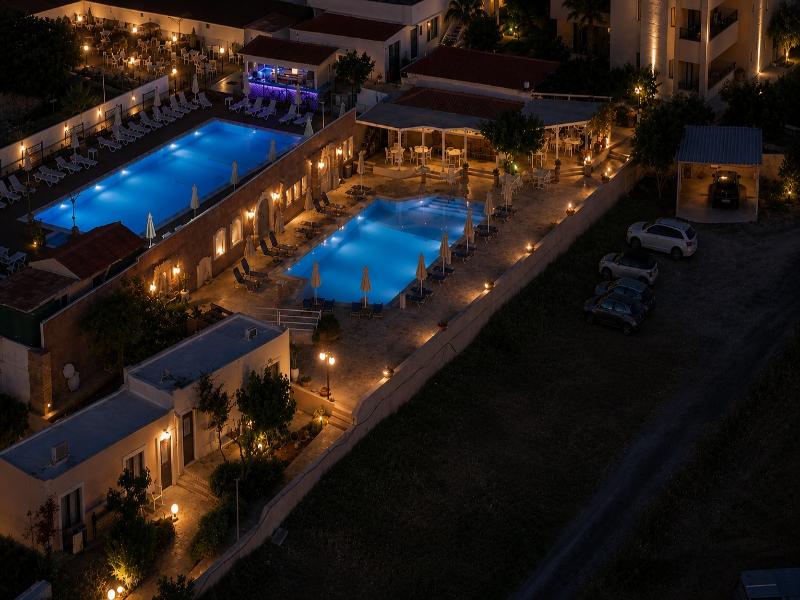 Golden Bay Apartments-Garden Haven image