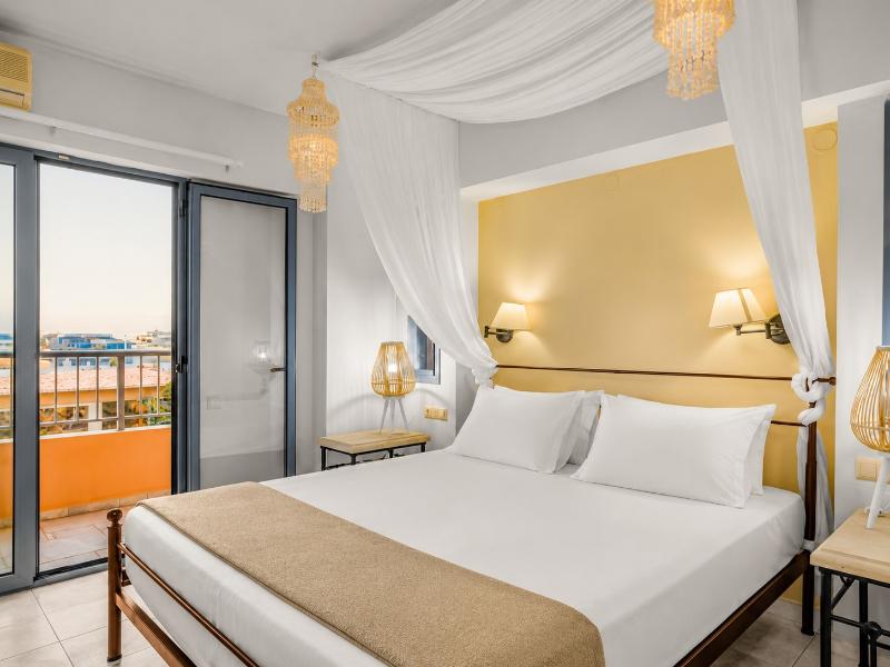 Golden Bay Apartments-Garden Haven image