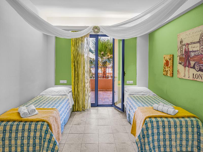 Golden Bay Apartments-Garden Haven image