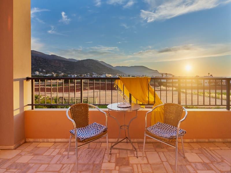 Golden Bay Apartments-Garden Haven image