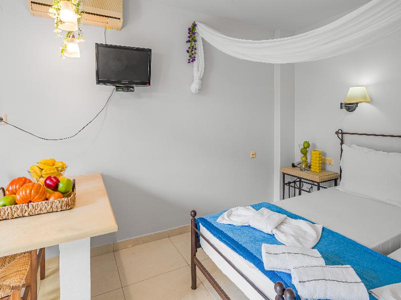 Golden Bay Apartments-Garden Haven image