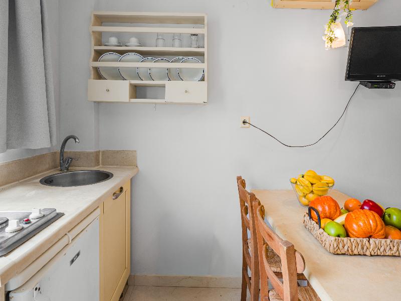 Golden Bay Apartments-Garden Haven image