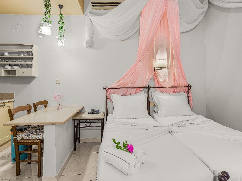 Golden Bay Apartments-Garden Haven image