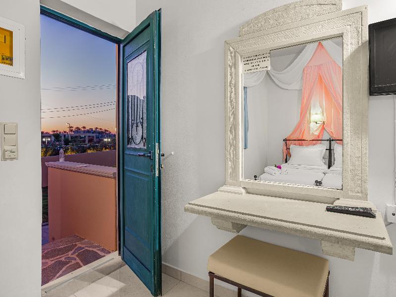 Golden Bay Apartments-Garden Haven image