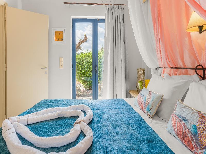 Golden Bay Apartments-Garden Haven image