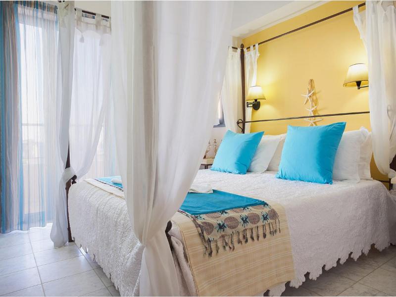 Golden Bay Apartments-Garden Haven image