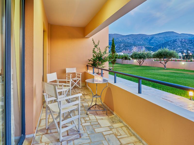 Golden Bay Apartments-Garden Haven image