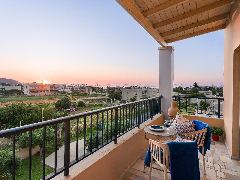 Golden Bay Apartments-Garden Haven image