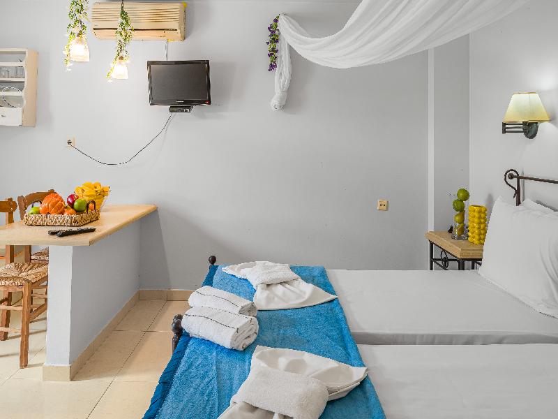 Golden Bay Apartments-Garden Haven image
