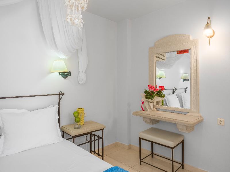 Golden Bay Apartments-Garden Haven image