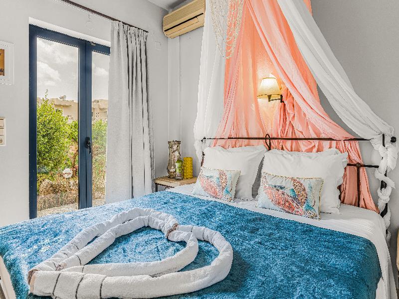 Golden Bay Apartments-Garden Haven image