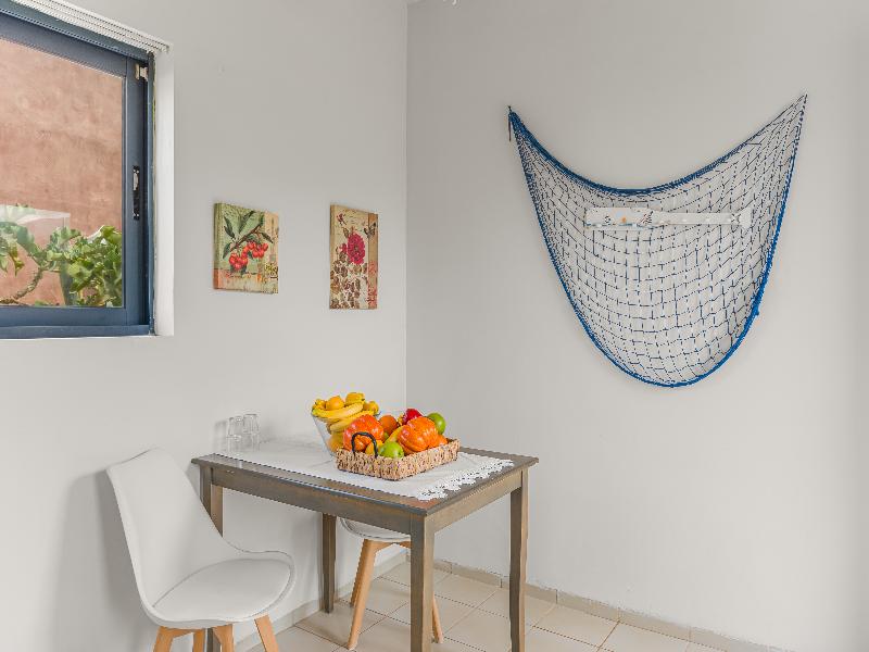 Golden Bay Apartments-Garden Haven image