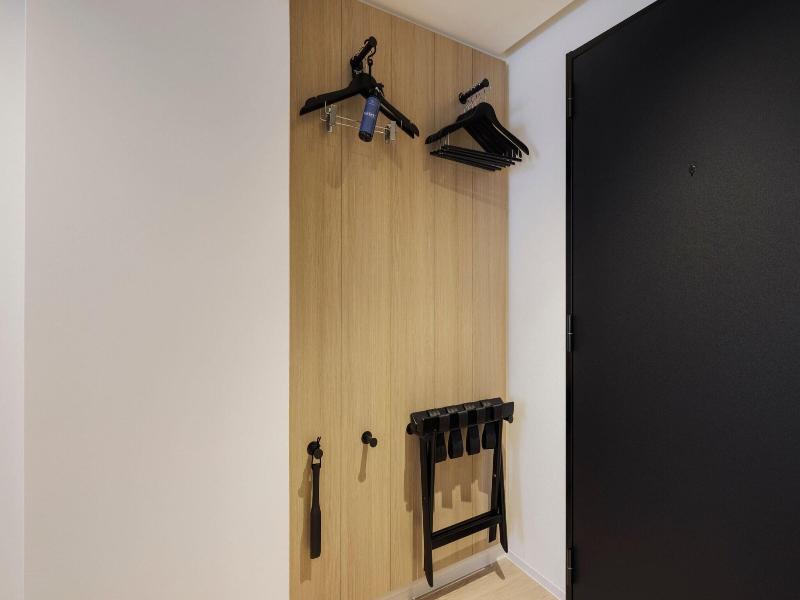 Bed room
