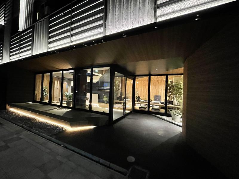 R Hotel Namba image