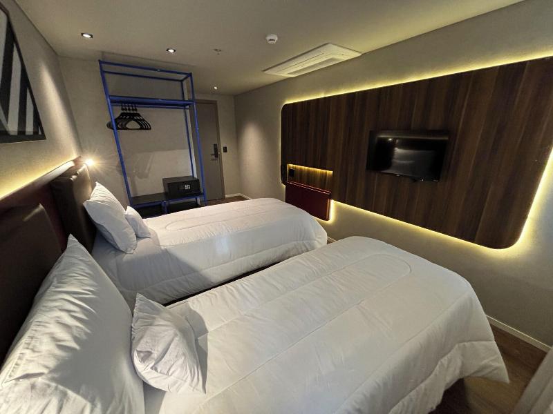 Golden Tower Express Nacoes Unidas image