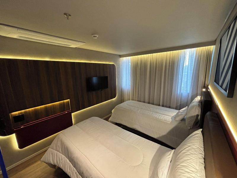 Golden Tower Express Nacoes Unidas image