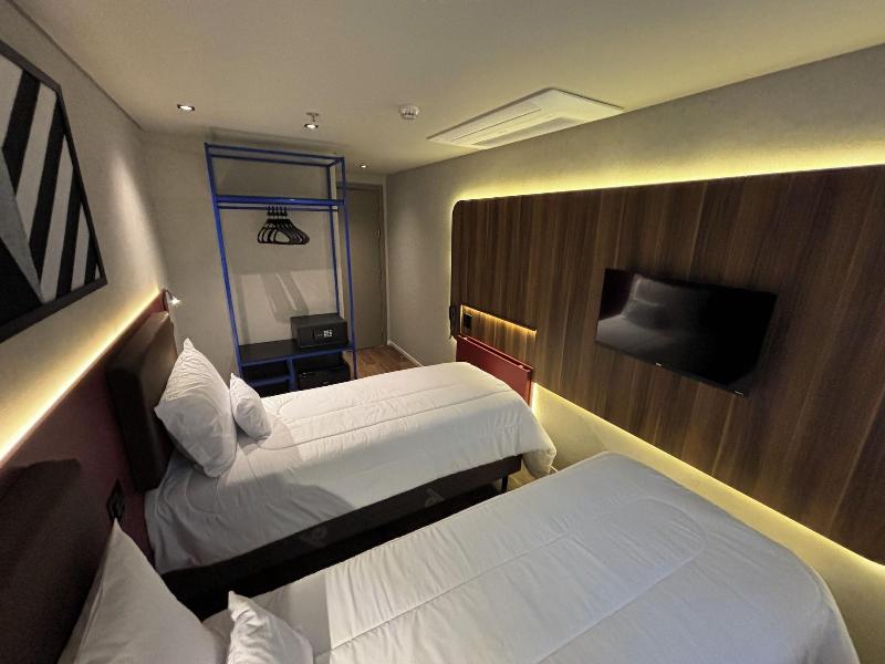 Golden Tower Express Nacoes Unidas image
