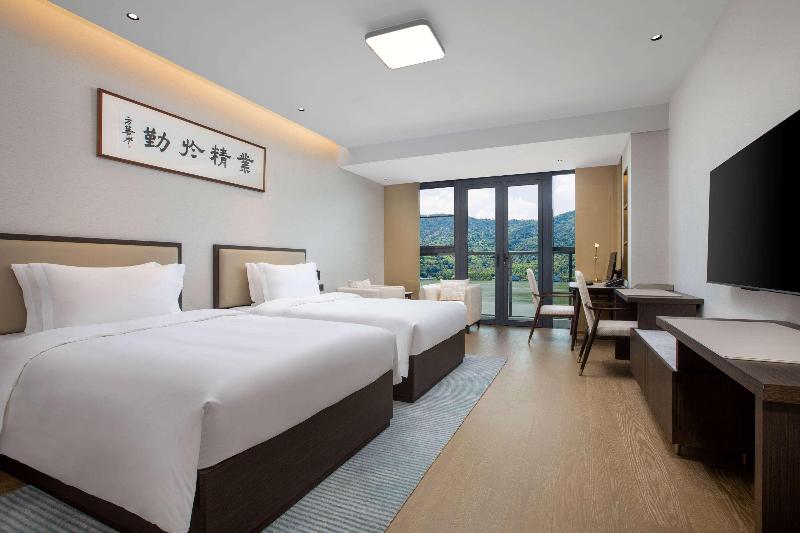 Ramada By Wyndham Taizhou West image