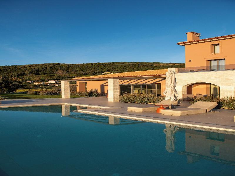 Reveli Suites image