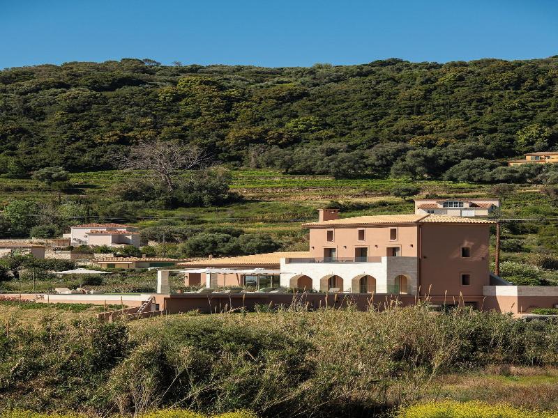 Reveli Suites image