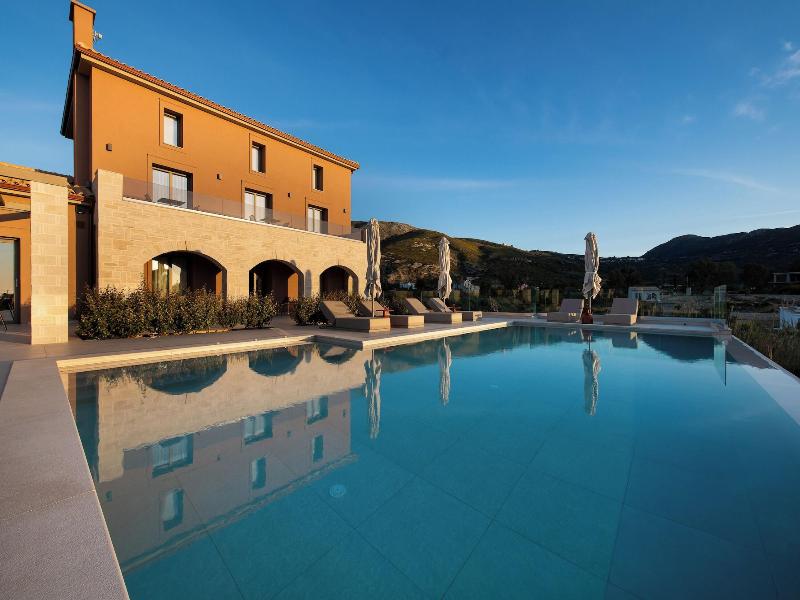 Reveli Suites image