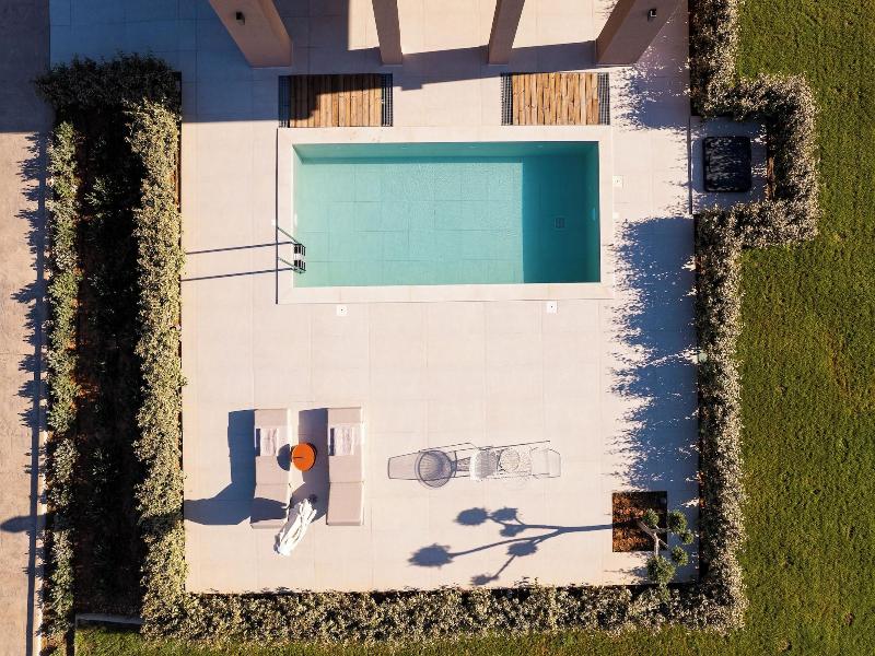 Reveli Suites image