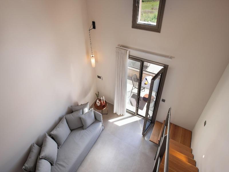 Reveli Suites image