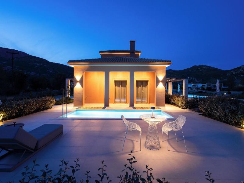 Reveli Suites image