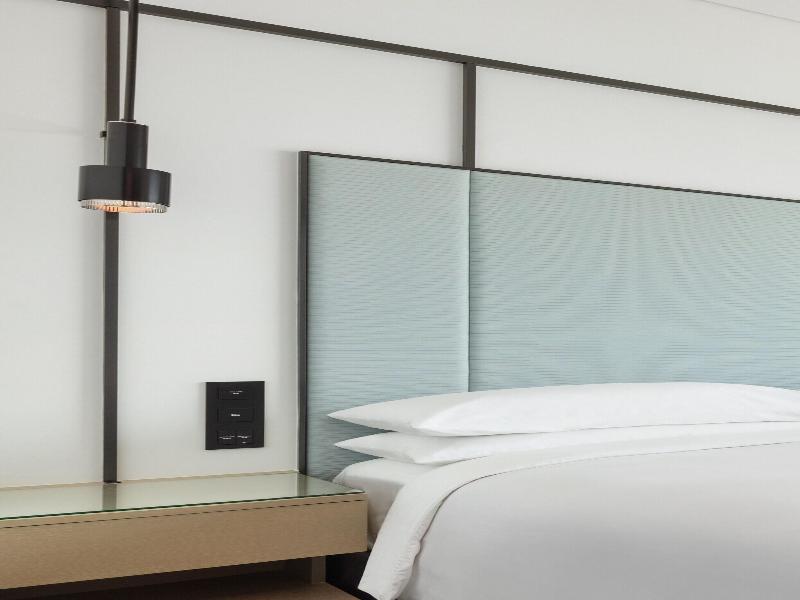 Four Points By Sheraton Hong Kong Tung Chung image