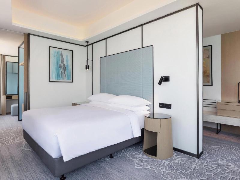 Four Points By Sheraton Hong Kong Tung Chung image
