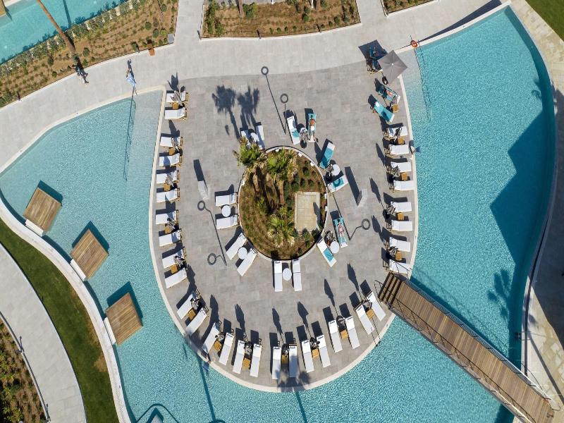 Amira Luxury Resort & Spa image