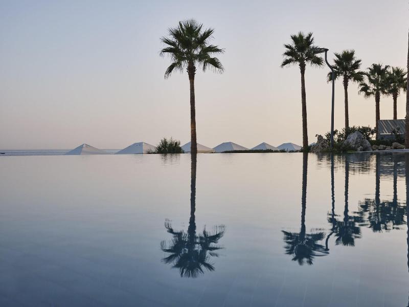 Amira Luxury Resort & Spa image