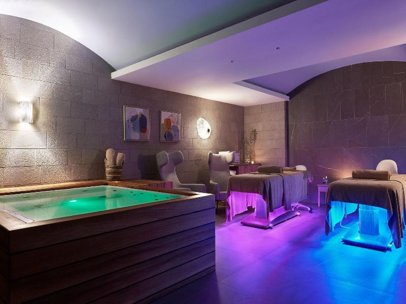 Amira Luxury Resort & Spa image