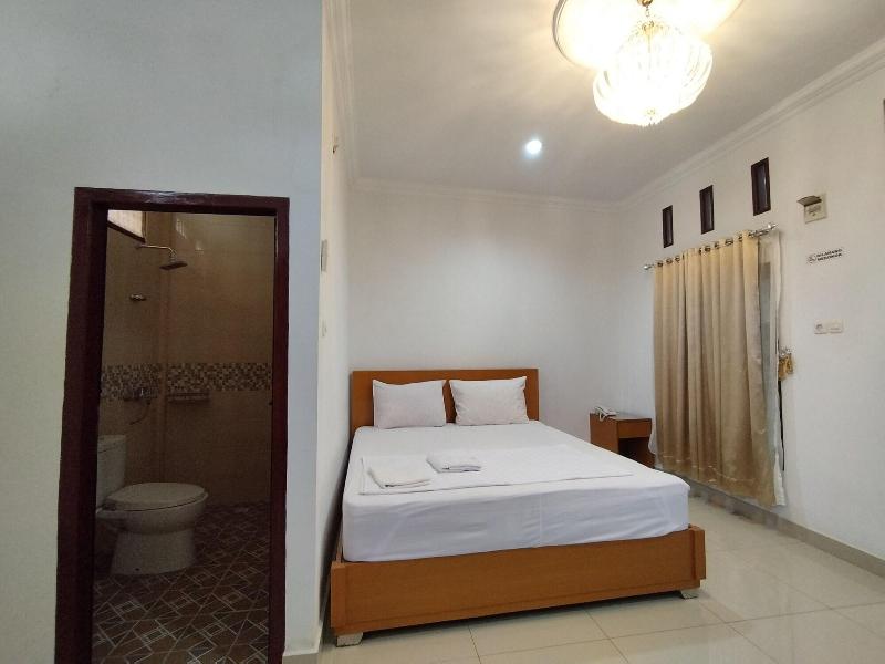 Rich Guesthouse By Zuzu image