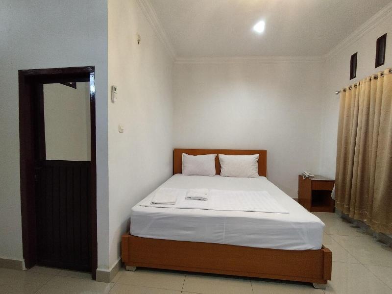 Rich Guesthouse By Zuzu image