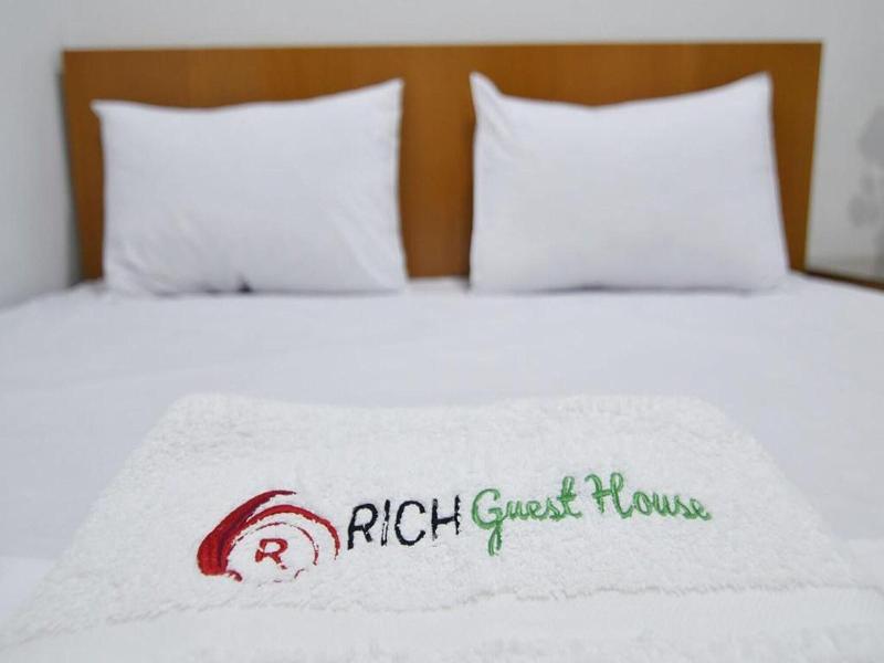 Rich Guesthouse By Zuzu image
