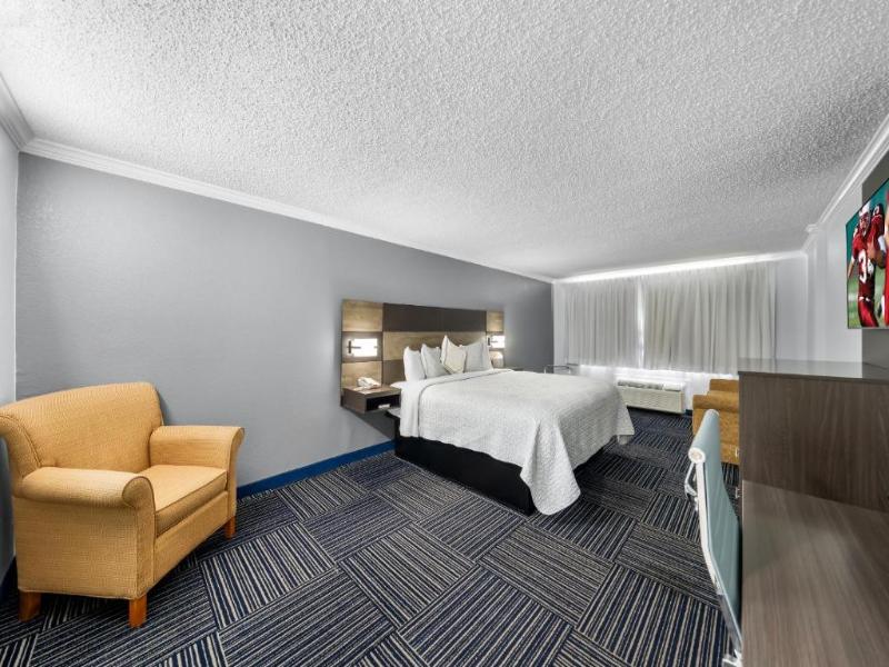 Admiralty Inn & Suites - A Red Collection Hotel image