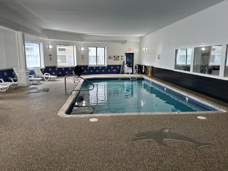 Admiralty Inn & Suites - A Red Collection Hotel image