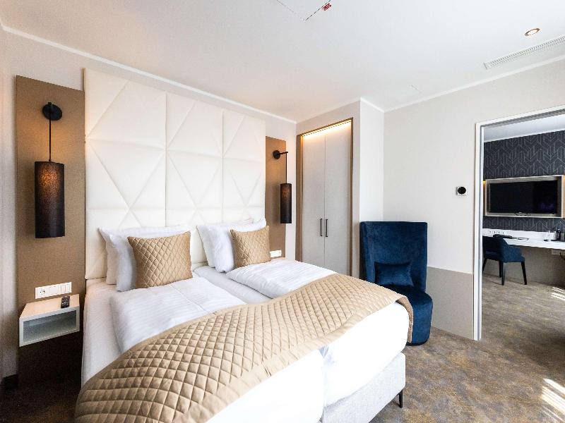 Best Western Premier Royal Blue image