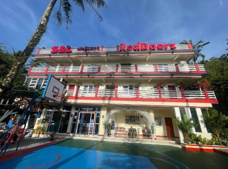 Reddoorz @ S & L Apartelle Daraga Albay image