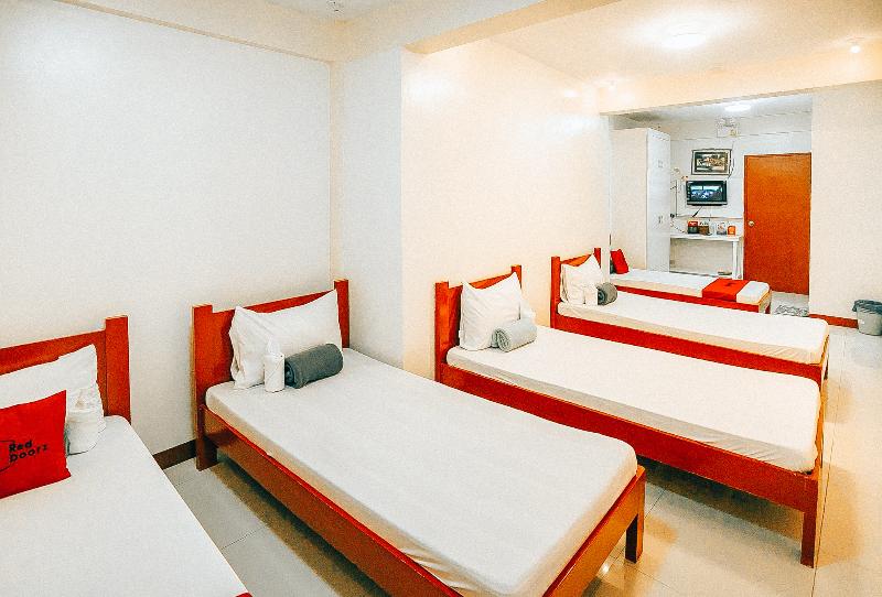 Reddoorz @ S & L Apartelle Daraga Albay image