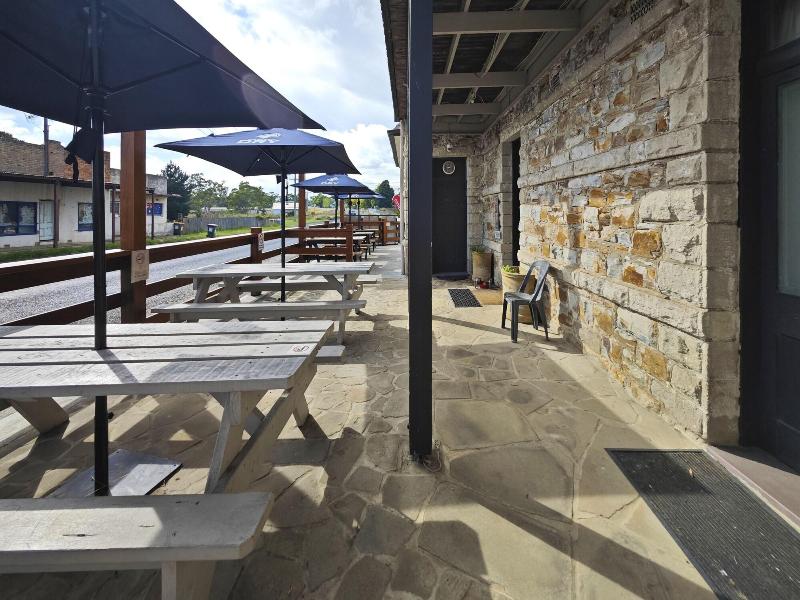 Royal Hotel Capertee image