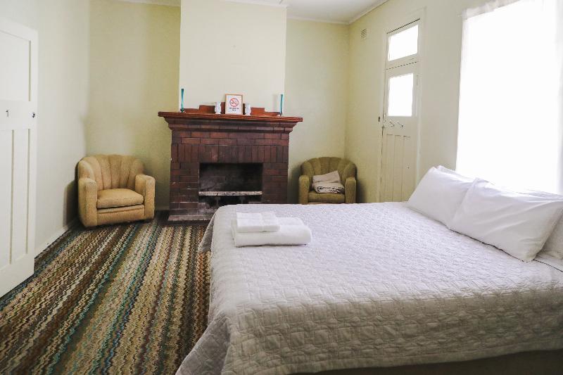 Royal Hotel Capertee image