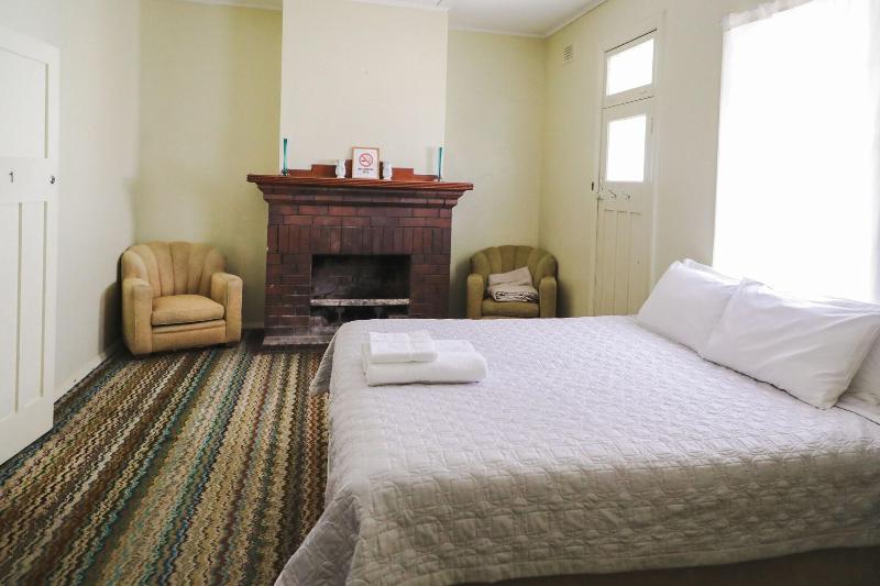 Royal Hotel Capertee image