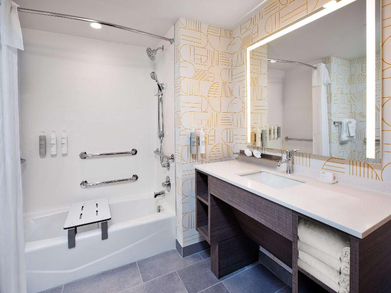 Home2 Suites By Hilton Grand Rapids Northeast image